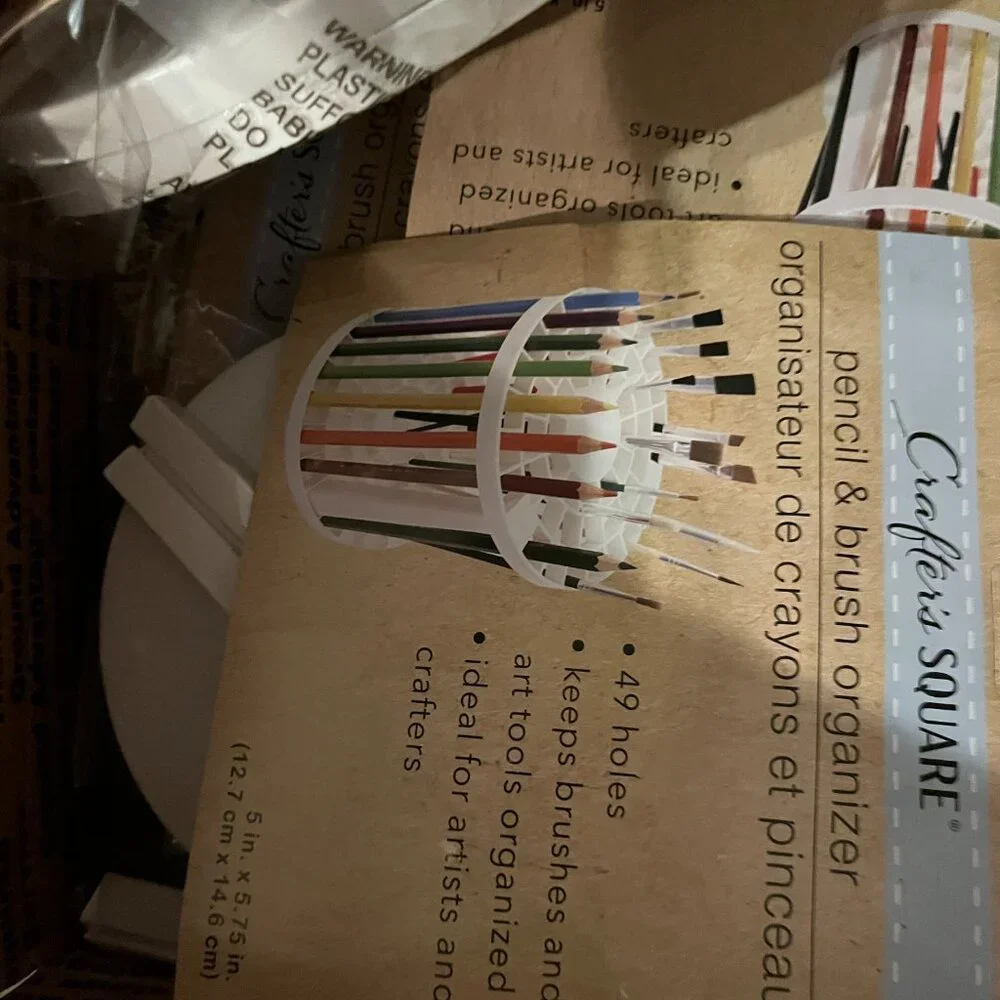 Makeup Brush Holder  (Lot of 20!)  Each Holds‎ 40 Brushes!  (NEW)
